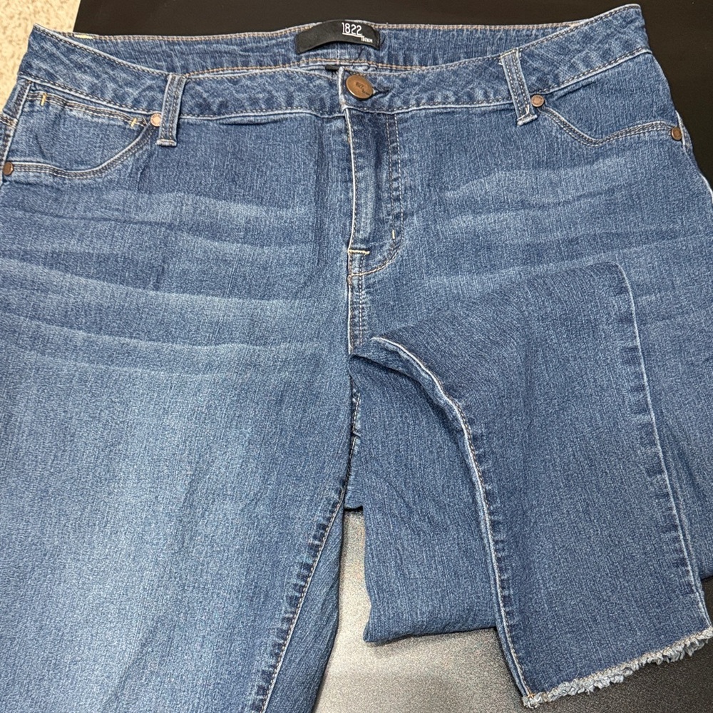 1822 Denim Women's Mid Blue Straight-Leg Jeans